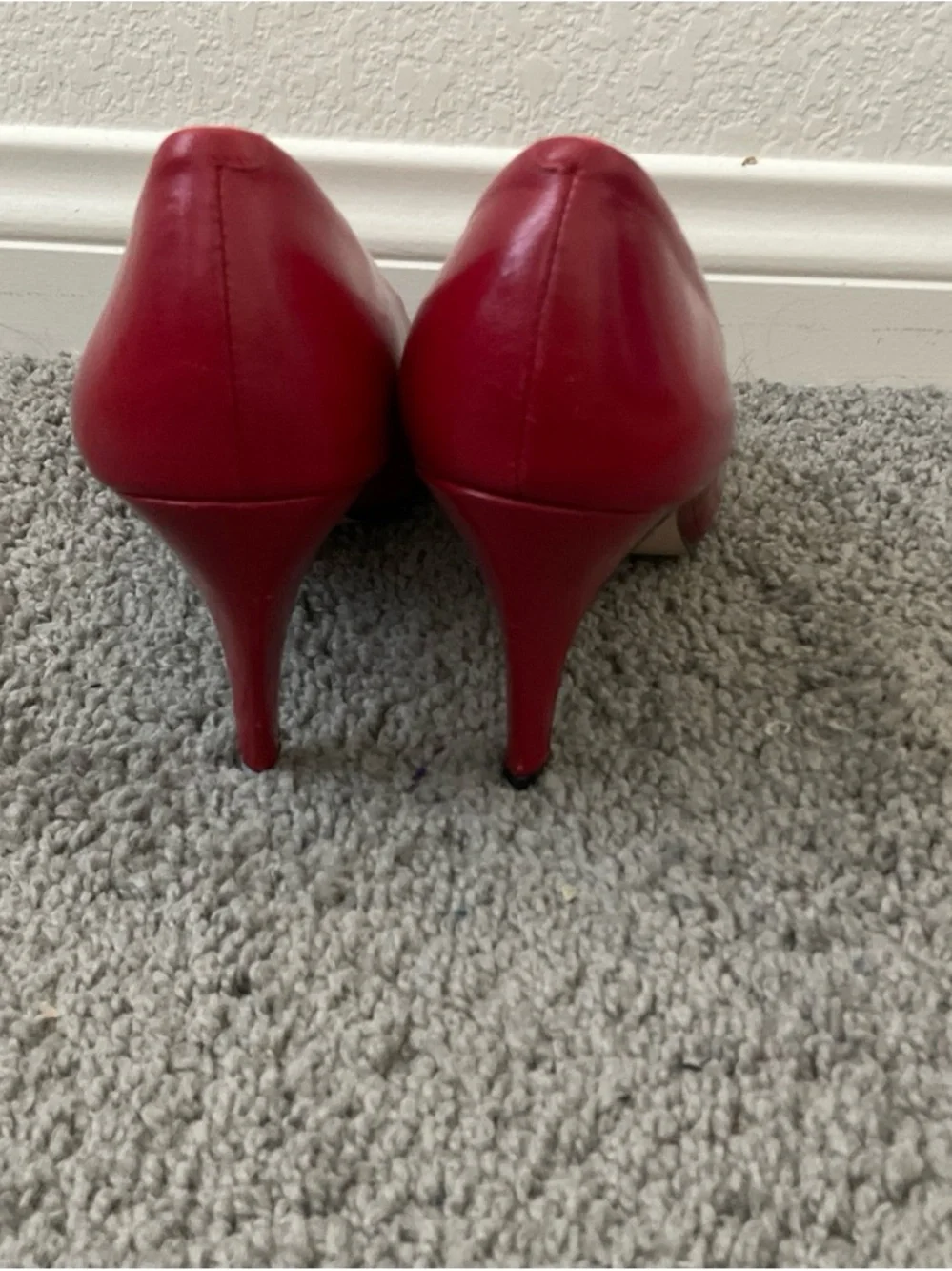 Red Pointed-Toe Mid-Heel Pumps